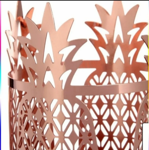 Gardens Pillar Pineapple Candle Holder - Picture 4 of 4